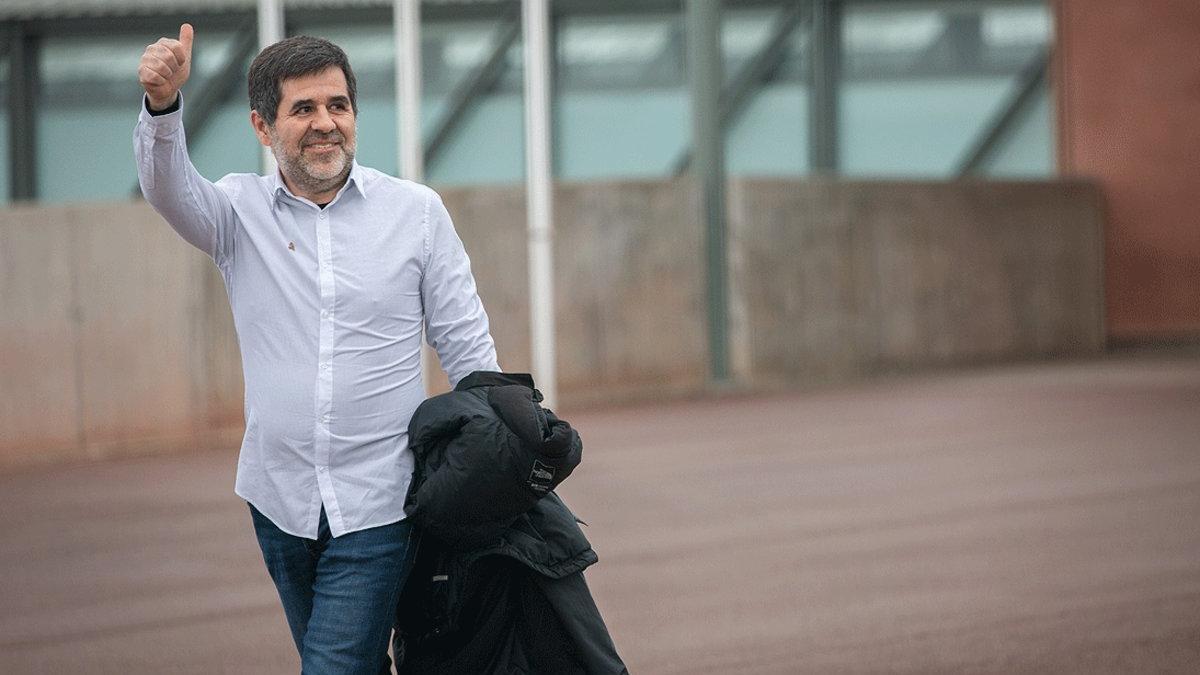Jordi Sànchez sale de la cárcel de Lledoners en su primer permiso penitenciario de dos días, el pasado 25 de enero
