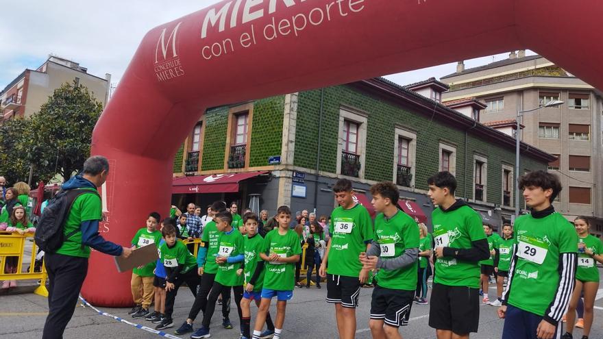 Marcha contra el cáncer en Mieres