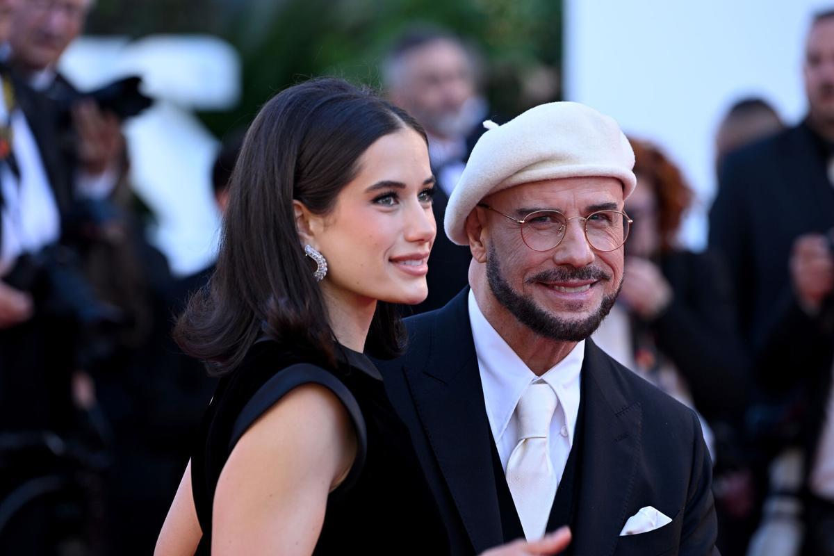 15 May 2026, France, Cannes: US actor John Travolta and his daughter actress Ella Bleu Travolta attend the premiere of Karma at the 79th Cannes Film Festival in Cannes. Photo: Doug Peters/PA Wire/dpa 15/05/2026 ONLY FOR USE IN SPAIN. Doug Peters/PA Wire/dpa;79th Cannes Film Festival##;Painting 2026;cinema;celebrity;arts;media;79th Cannes Film Festival;
