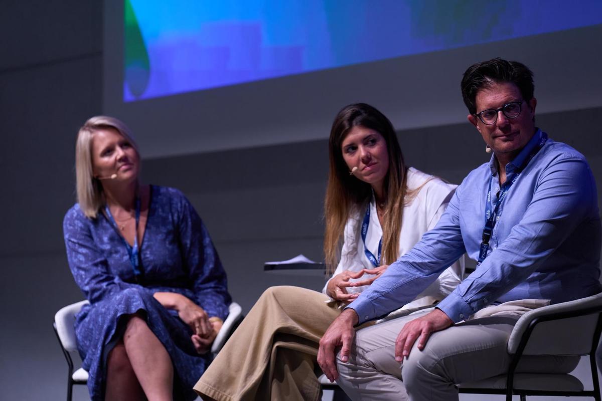 Josefina Bustamante (Bel Community) y Timo Buetefisch (Cooltra), en el Esade Entrepreneurship Summit