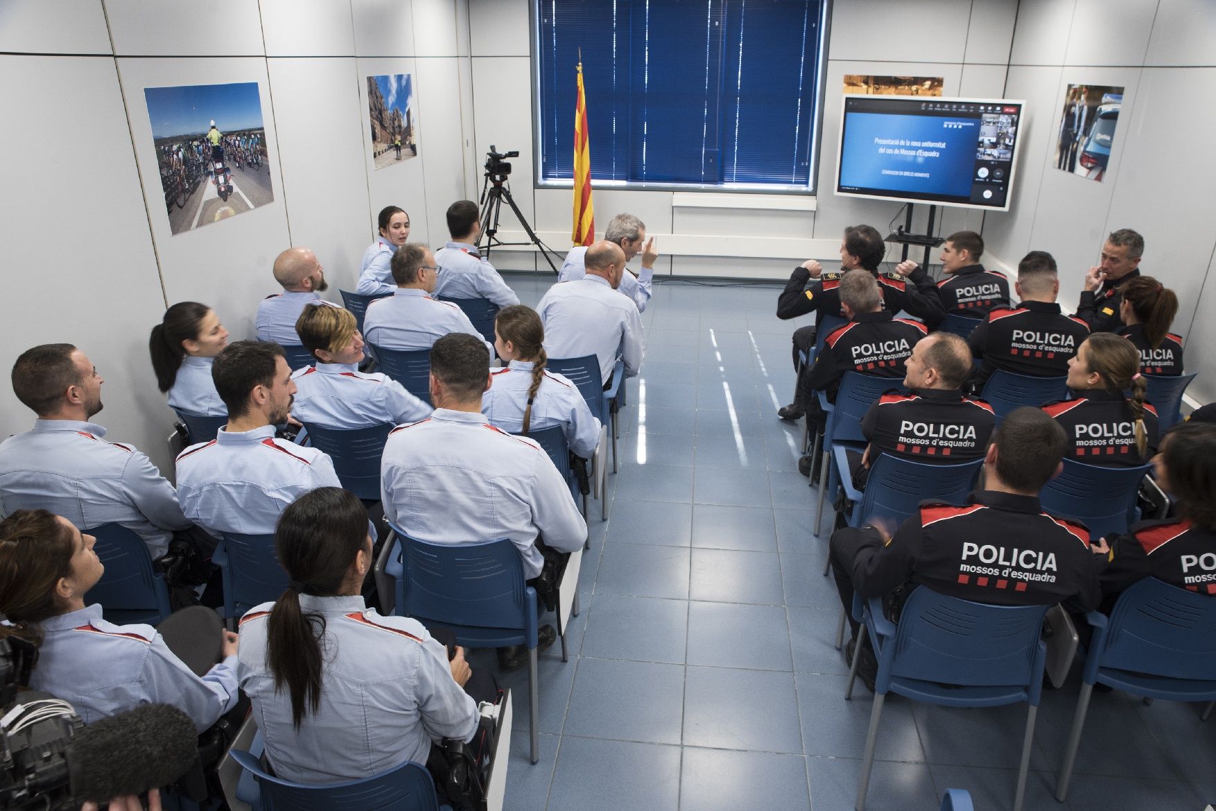 Les imatges de la presentació del nou uniforme de Mossos a Manresa