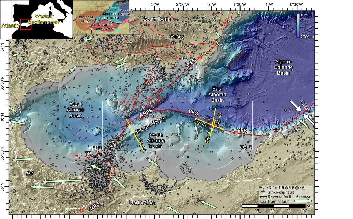 Las líneas rojas son las fallas y los círculos pequeños indican terremotos