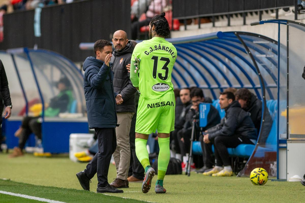 En imágenes: las fotos del partido entre el Andorra y el Sporting de Gijón