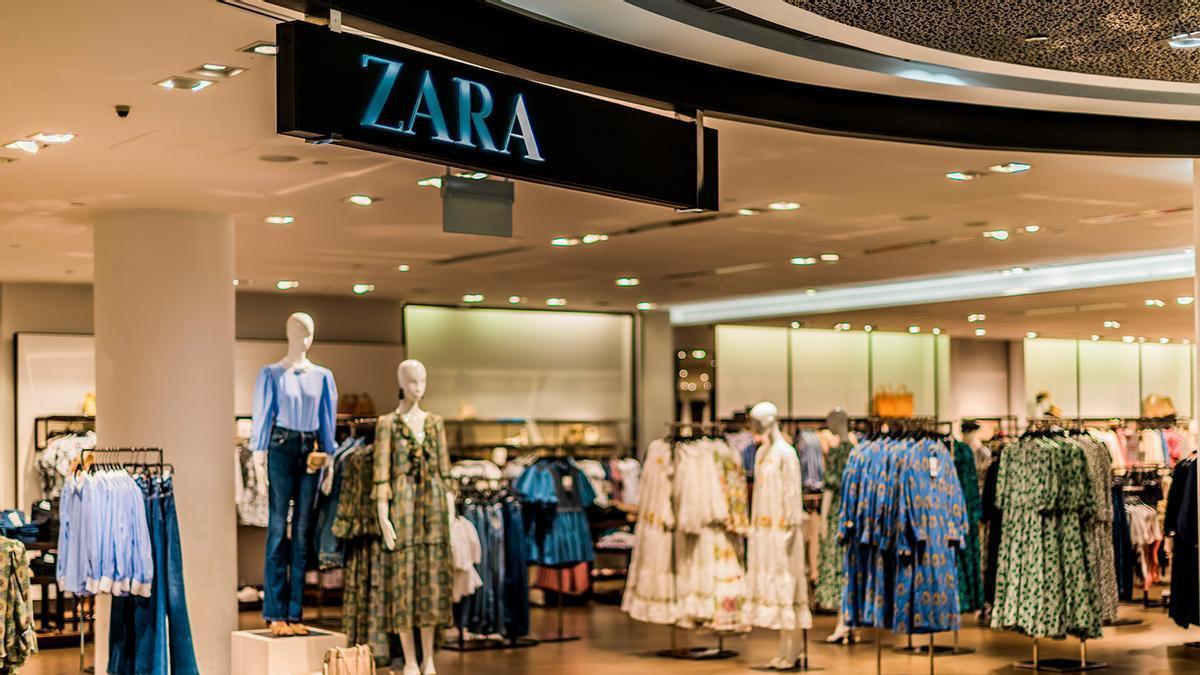 El abrigo de Zara de la nueva colección que está marcando tendencia