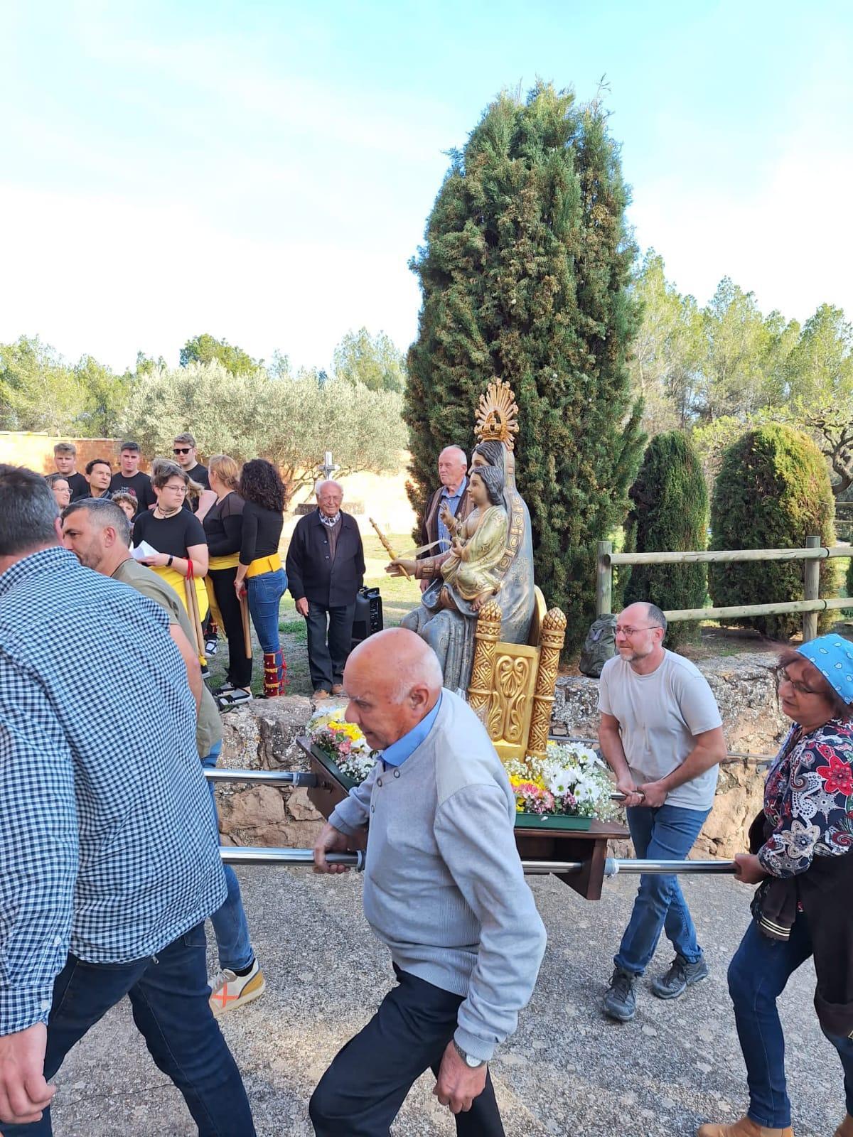 Arribada de la imatge a Sant Martí de Torroella