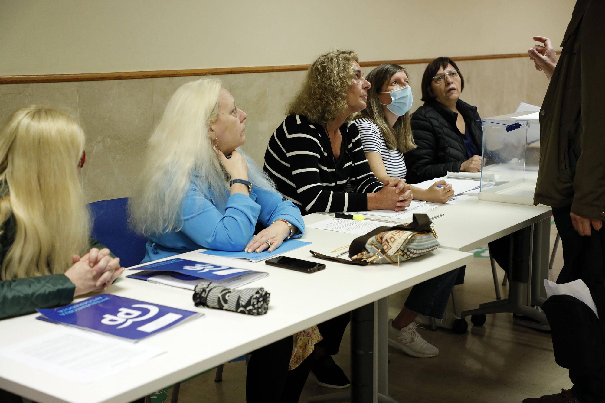 Así fue la jornada electoral en Santiago: las imágenes