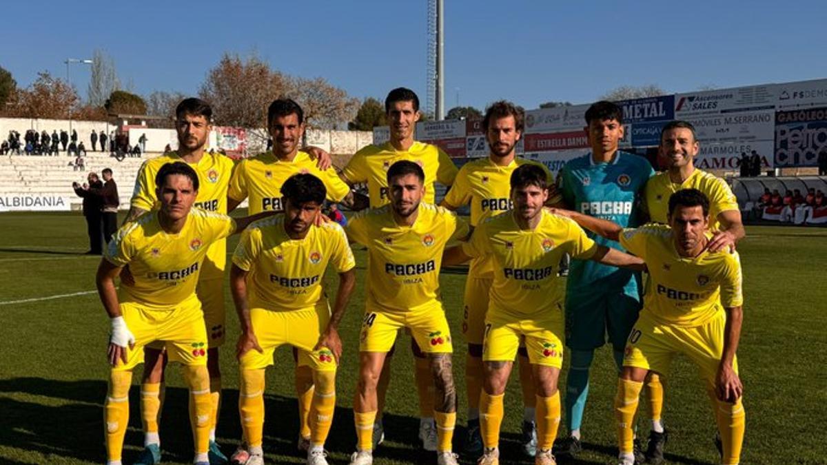 Imagen del equipo titular de la SD Ibiza en el duelo en casa del Barbastro.