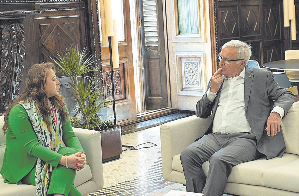 Judit Polgár, con el alcalde de València, Joan Ribó.