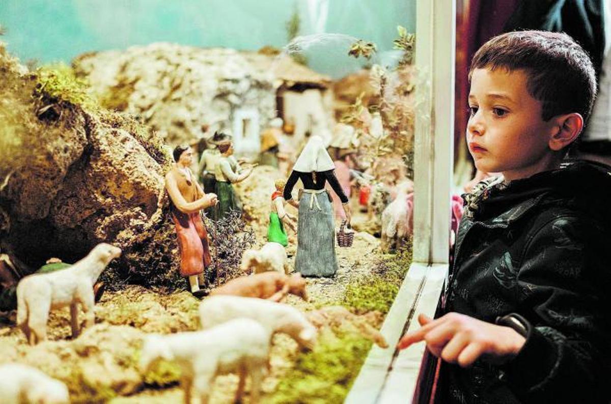Nicht nur Kinder bekommen jedes Jahr beim Bewundern der mallorquinischen Krippen große Augen.  | FOTO: ARZAYUS