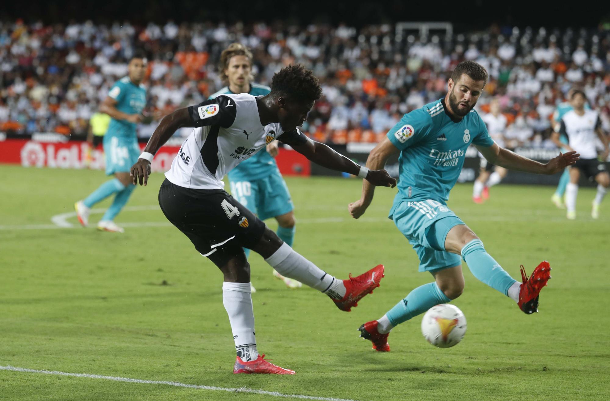 Las imágenes del partido entre el Valencia CF y el Real Madrid