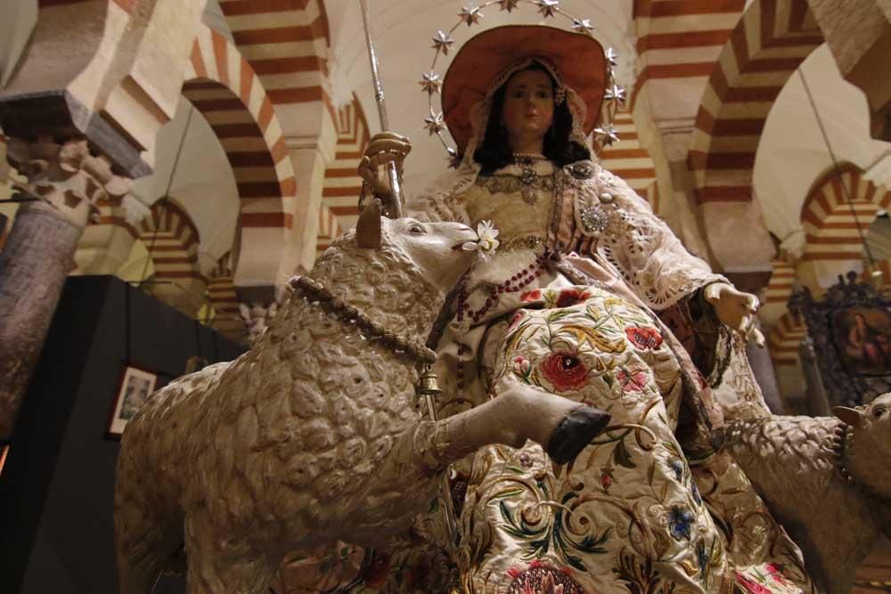 Muestra sobre la Divina Pastora en la Mezquita Catedral