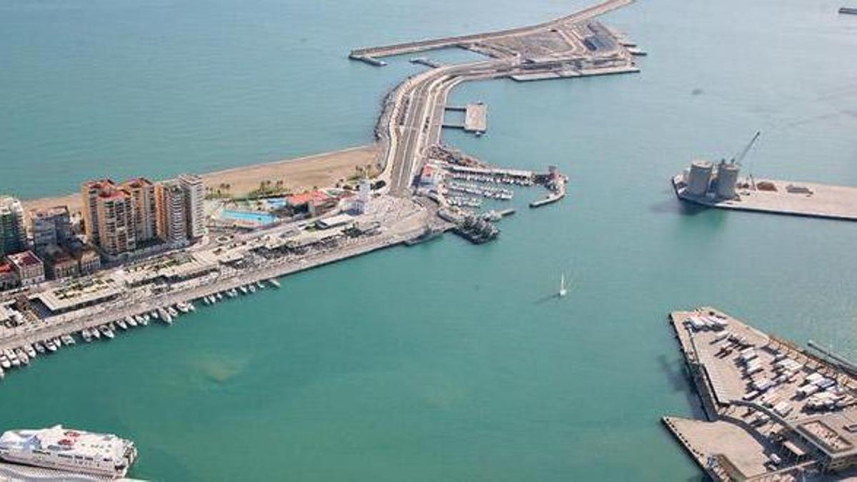 Vista aérea del dique de Levante.