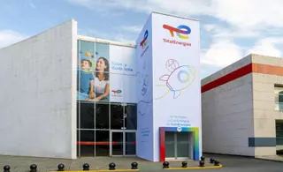 TotalEnergies invita a viajar por "El Universo de las Energías" desde su pabellón en la Feria