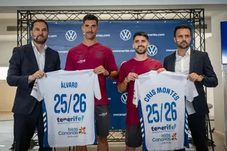 Presentación de Álvaro González y Cris Montes con el CD Tenerife