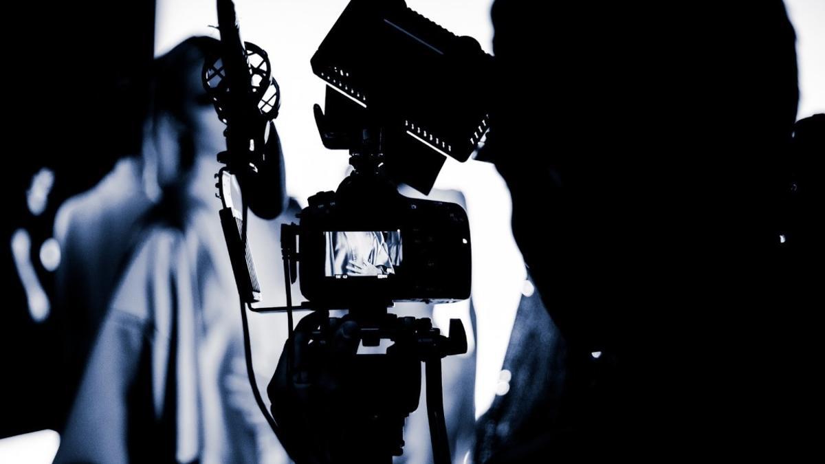 Un camarógrafo en mitad de un rodaje