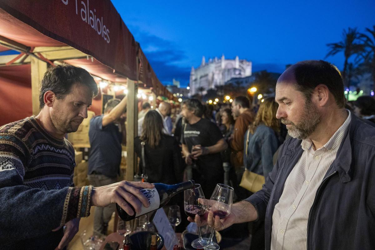 FOTOS | Palma reune a centenares de personas para disfrutar del Raïm Wine Fest