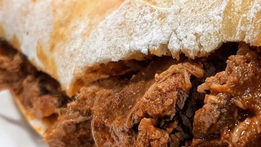 El bocadillo “más famoso” de Málaga tiene más de 200 años: “con uno comen dos”