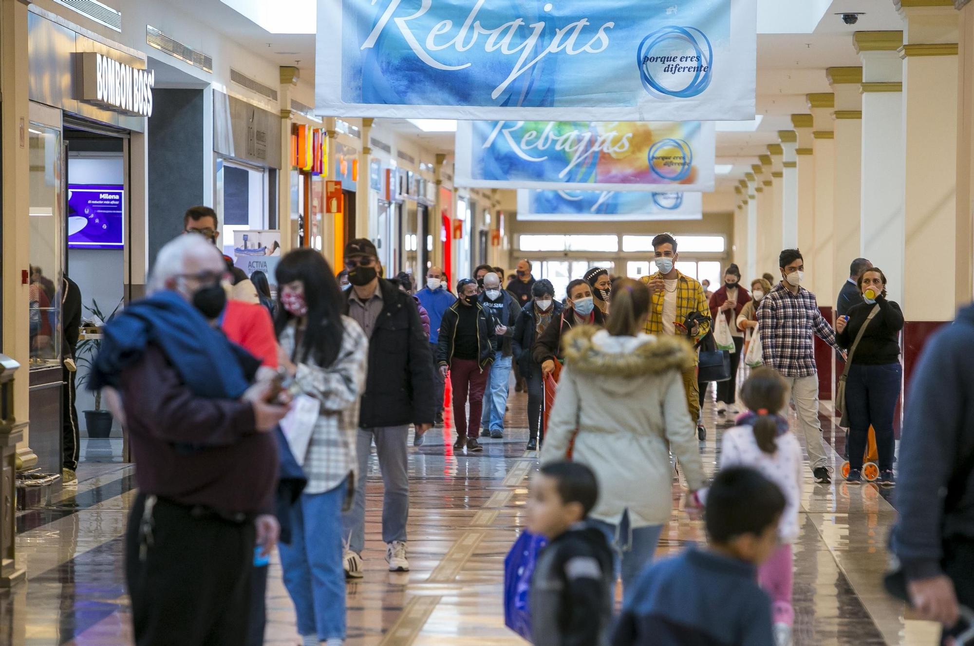 Así están los centros comerciales de Alicante este fin de semana