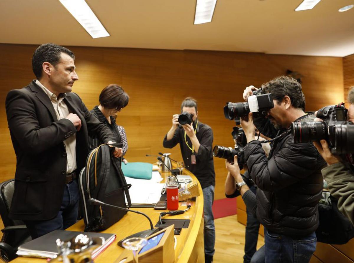 El director de À Punt, Alfred Costa, en una comisión en las Corts. | M.A.MONTESINOS