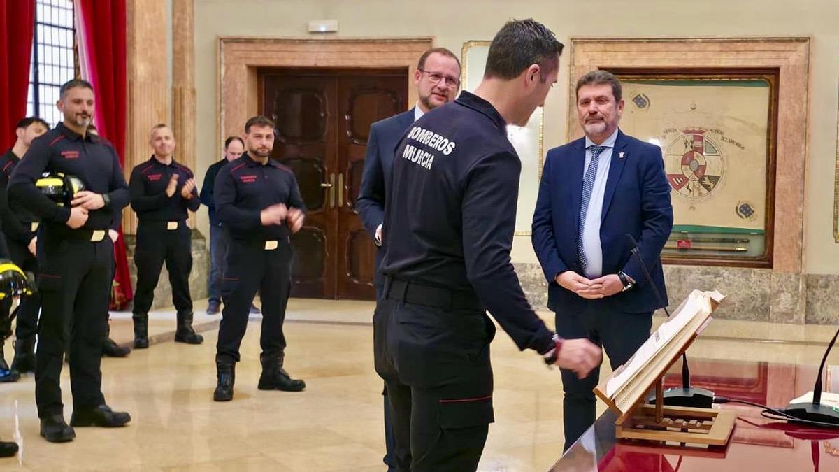 Acto de toma de posesión de 22 conductores bomberos.