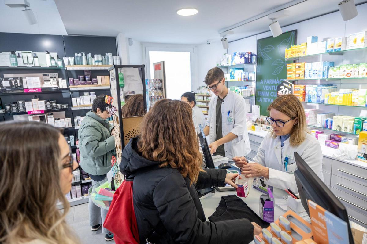 Empieza la distribución de productos menstruales reutilizables gratis en las farmacias