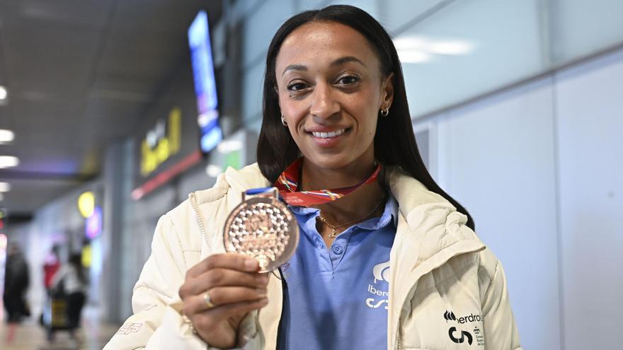 Ana Peleteiro: "La medalla de los Mundiales sabe a mucha felicidad"