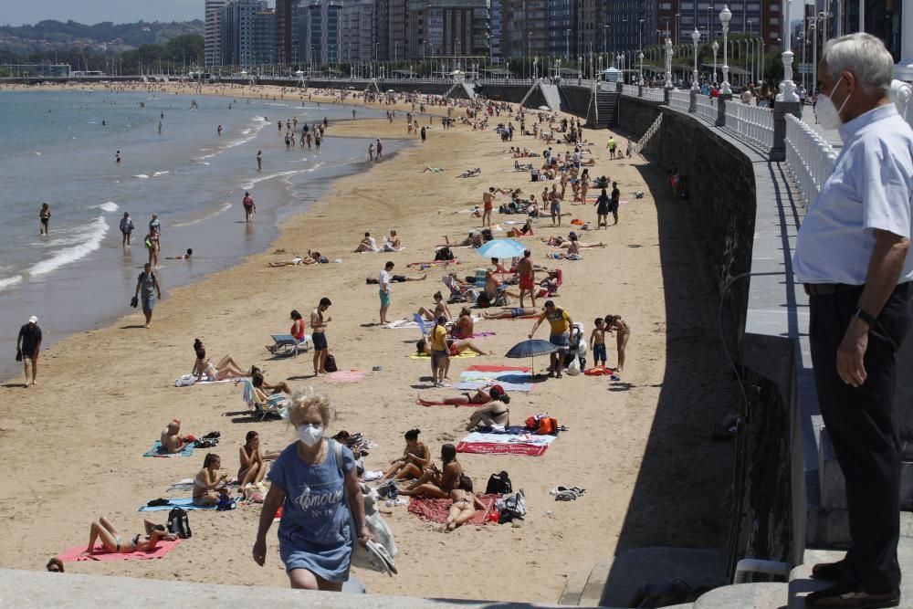 Sábado de playa en Asturias: parcelas de arenal