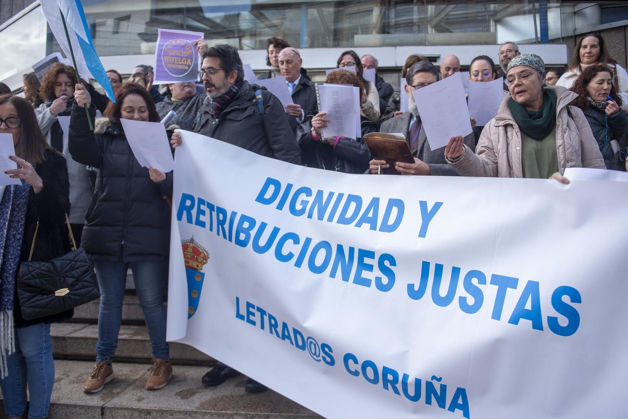 Protesta en A Coruña de los abogados del turno de oficio, en huelga
