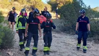 Los bomberos de Ibiza asisten a una excursionista herida en sa Pedrera