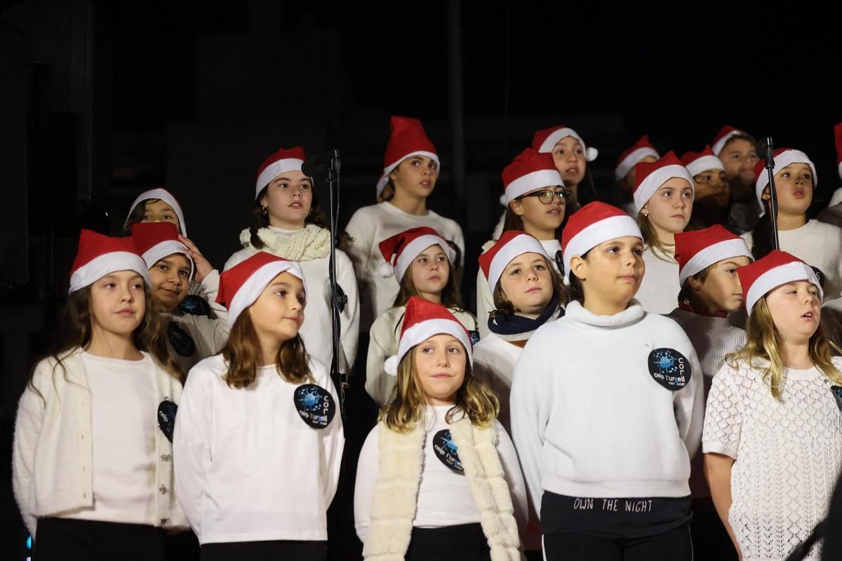 Las imágenes del encendido de luces de Navidad en Sant Josep Las imágenes del encendido de luces de Navidad en Sant Josep