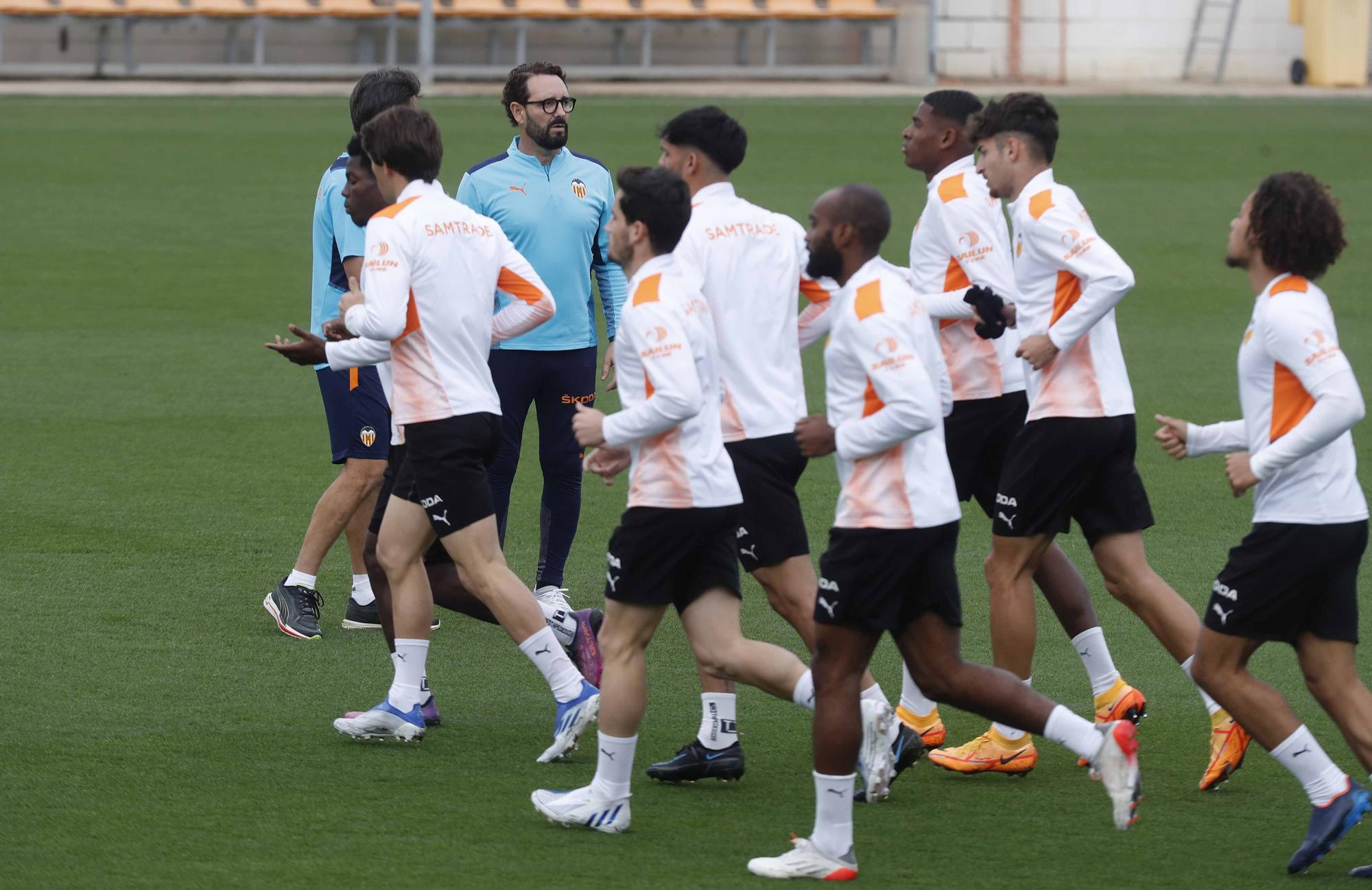 Entrenamiento del Valencia CF previo al partido frente a Osasuna