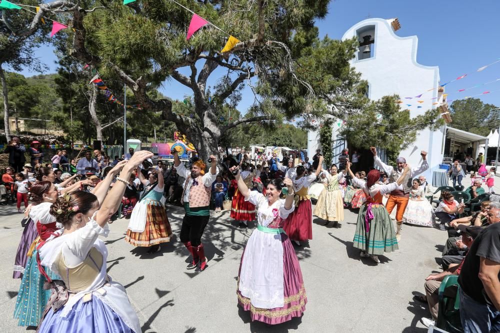 Sant Vicent une a tres pueblos