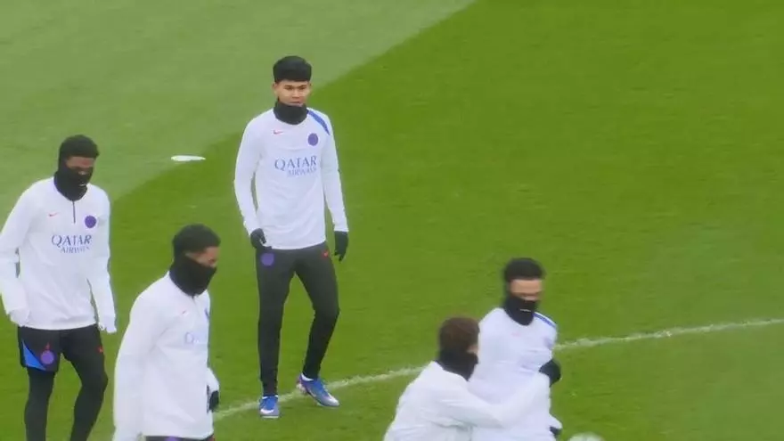Dro ya entrena como jugador del PSG