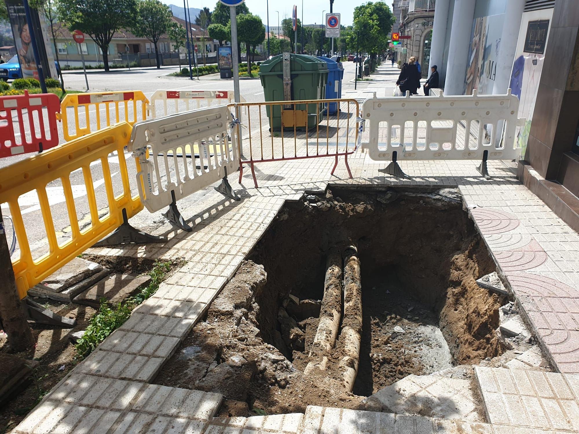 Socavón en la Gran Vía de Vigo