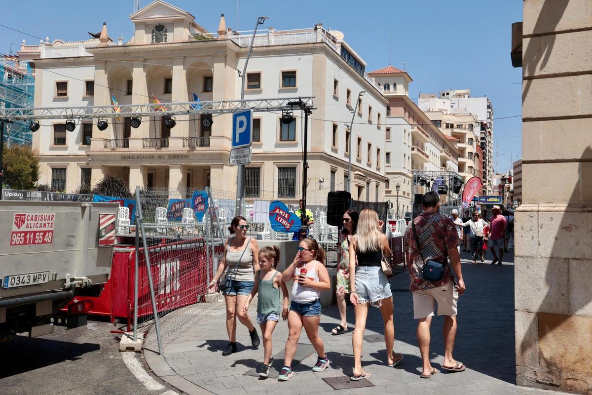 Ratoneras de tráfico en Alicante por las barracas y racós de las Hogueras