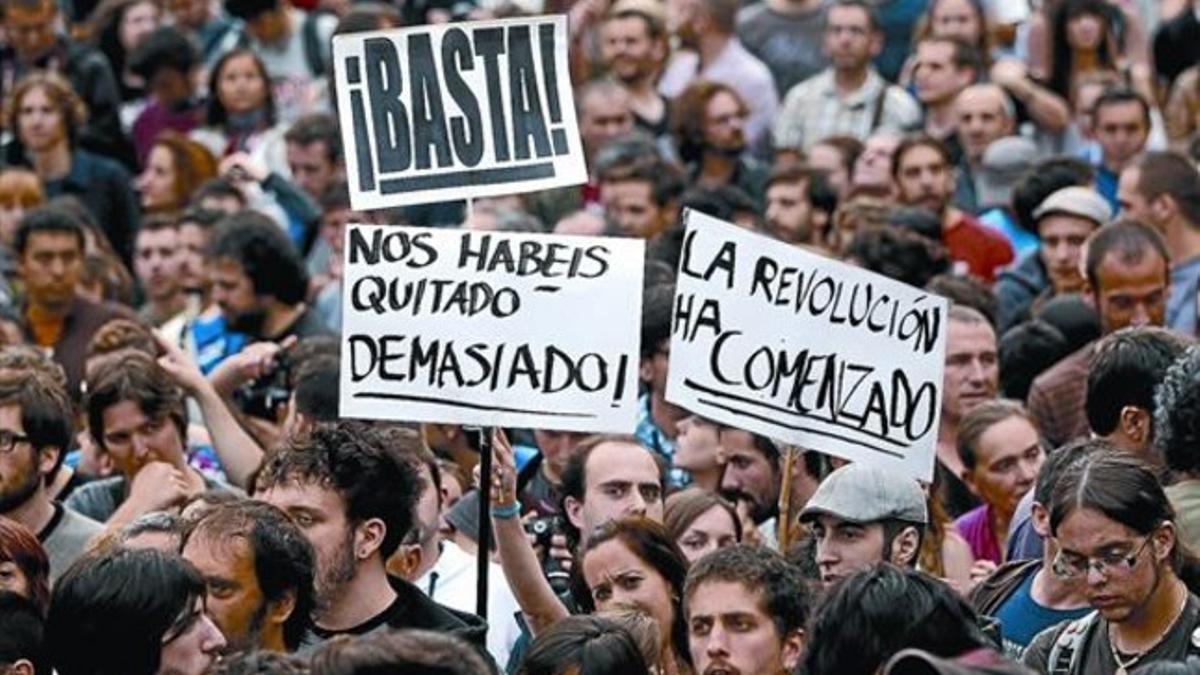 Proclamas variadas en la Puerta del Sol de Madrid.