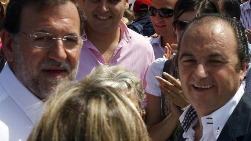 Mariano Rajoy junto a Ripoll durante un acto de campaña en las europeas de 2009.