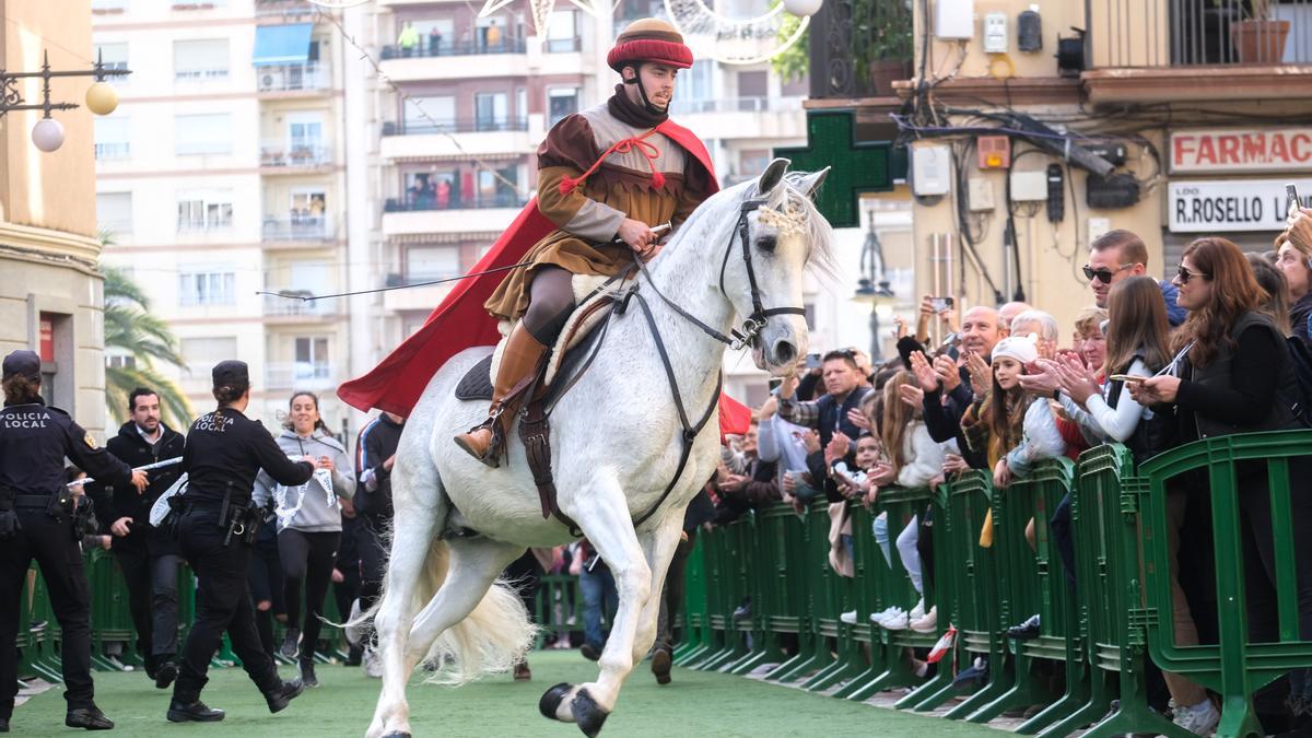 Así ha sido la Carrera de Cantó a caballo hasta la Plaza de Baix