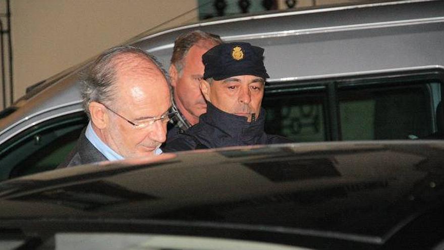 El juez interroga a la secretaria y a un testaferro de Rato