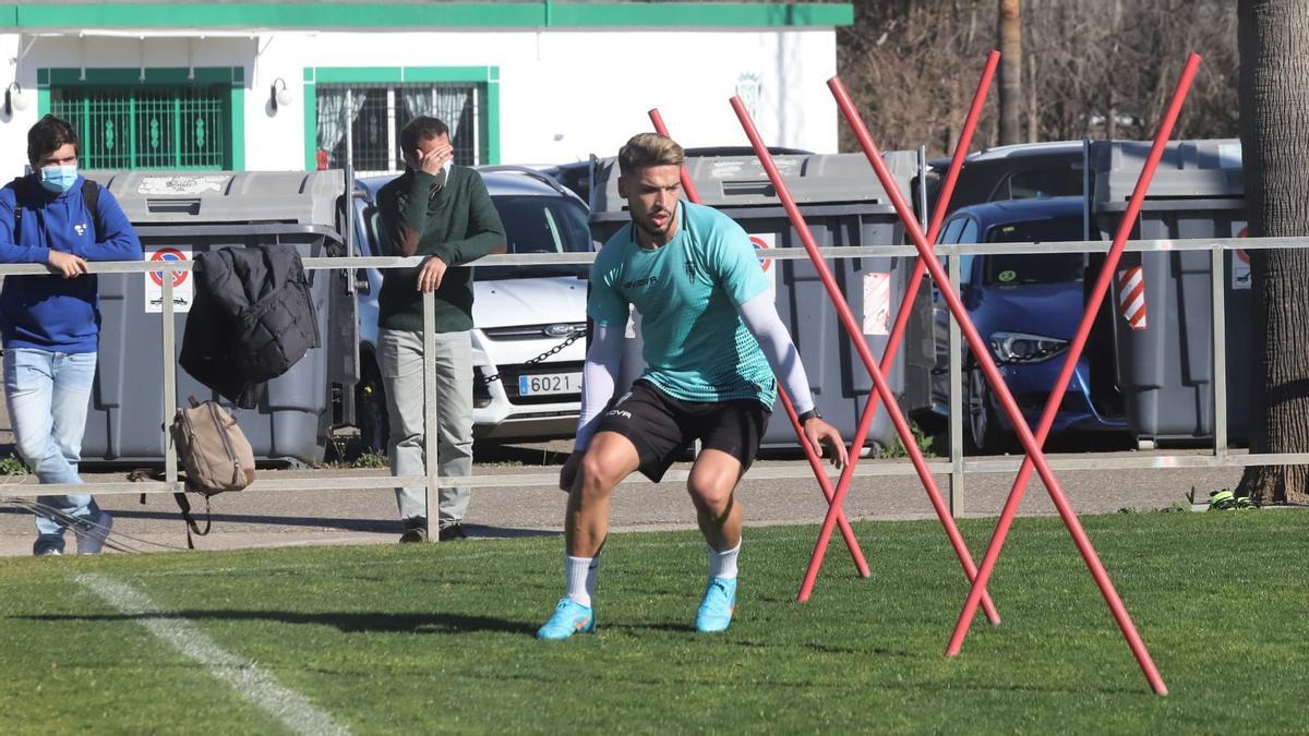 José Alonso, en la sesión de entrenamiento de hoy en la Ciudad Deportiva.