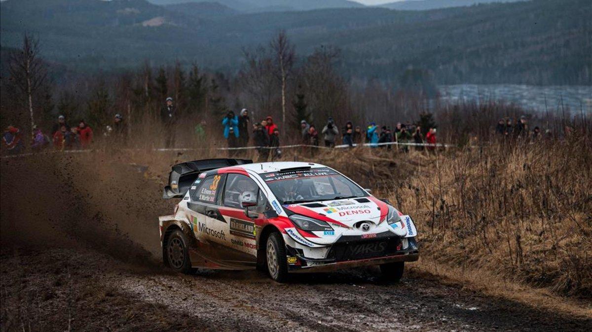 Evans durante la atípica etap sin nieve en Suecia