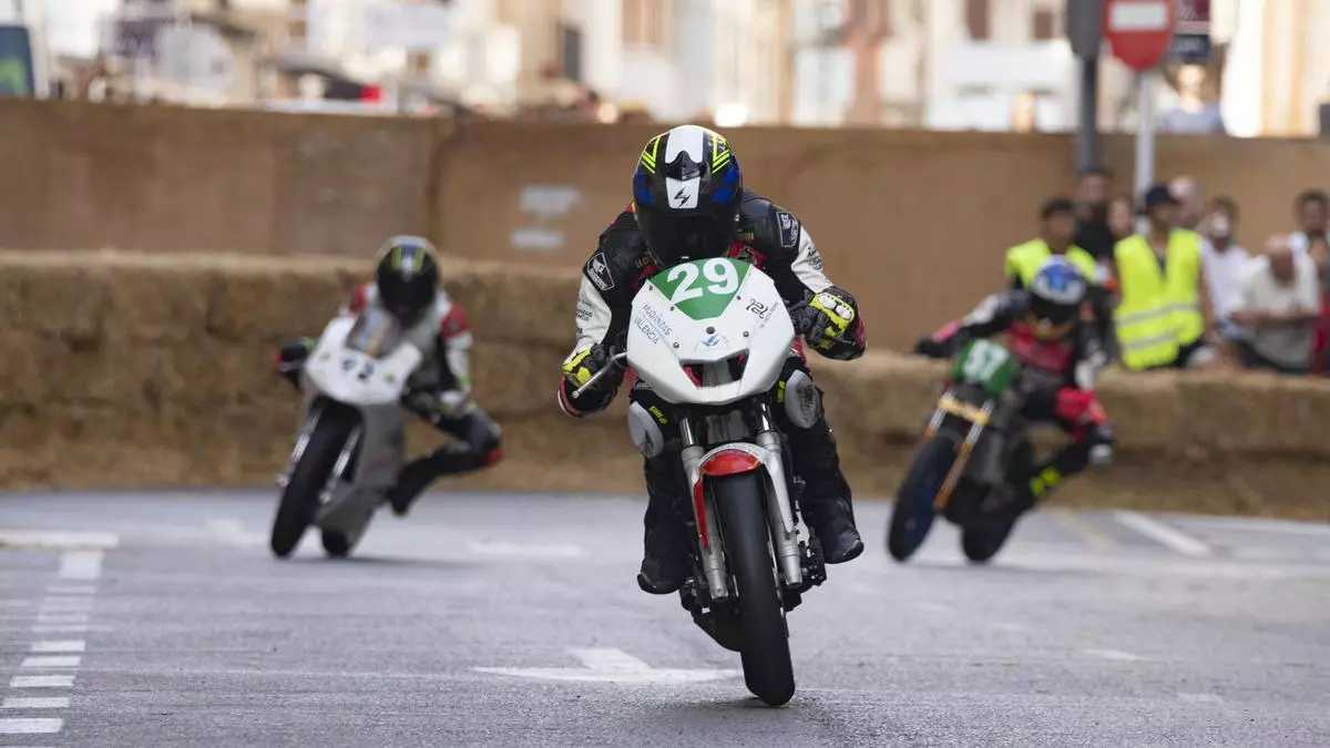 Xátiva ruge con la 70ª edición de su carrera urbana de motociclismo