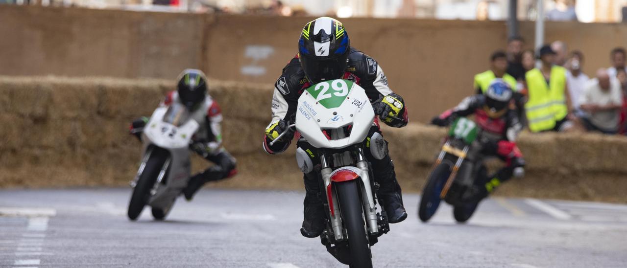 Xátiva ruge con la 70ª edición de su carrera urbana de motociclismo