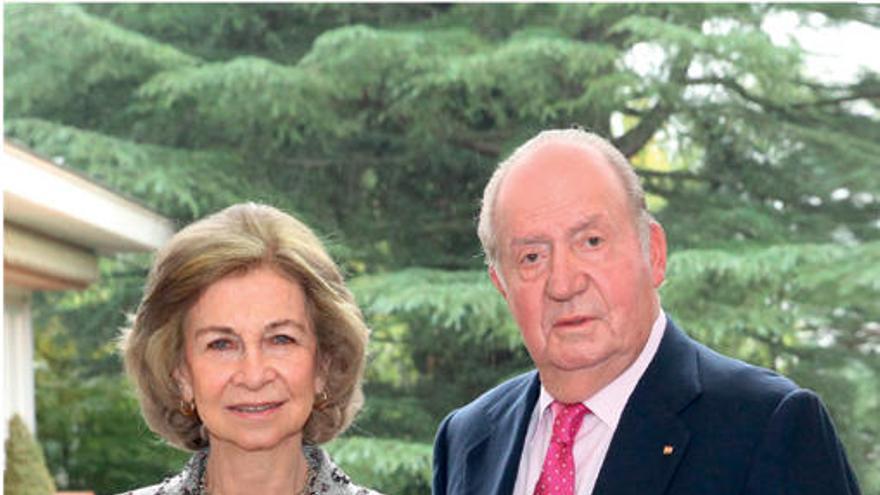 Don Juan Carlos y doña Sofía vuelven a posar juntos por Navidad