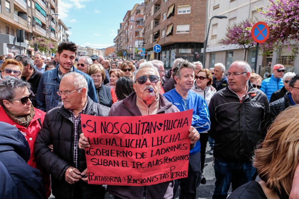 Manifestación en Elda-Petrer por la subida de las pensiones.