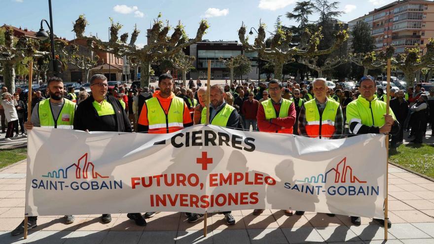 La plantilla de Saint-Gobain convoca paros en rechazo al despido de 160 trabajadores