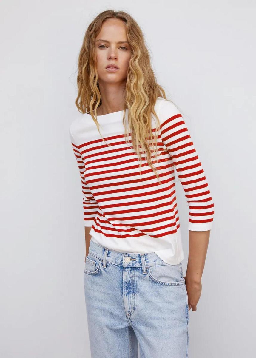 Camiseta de rayas rojas, de Mango
