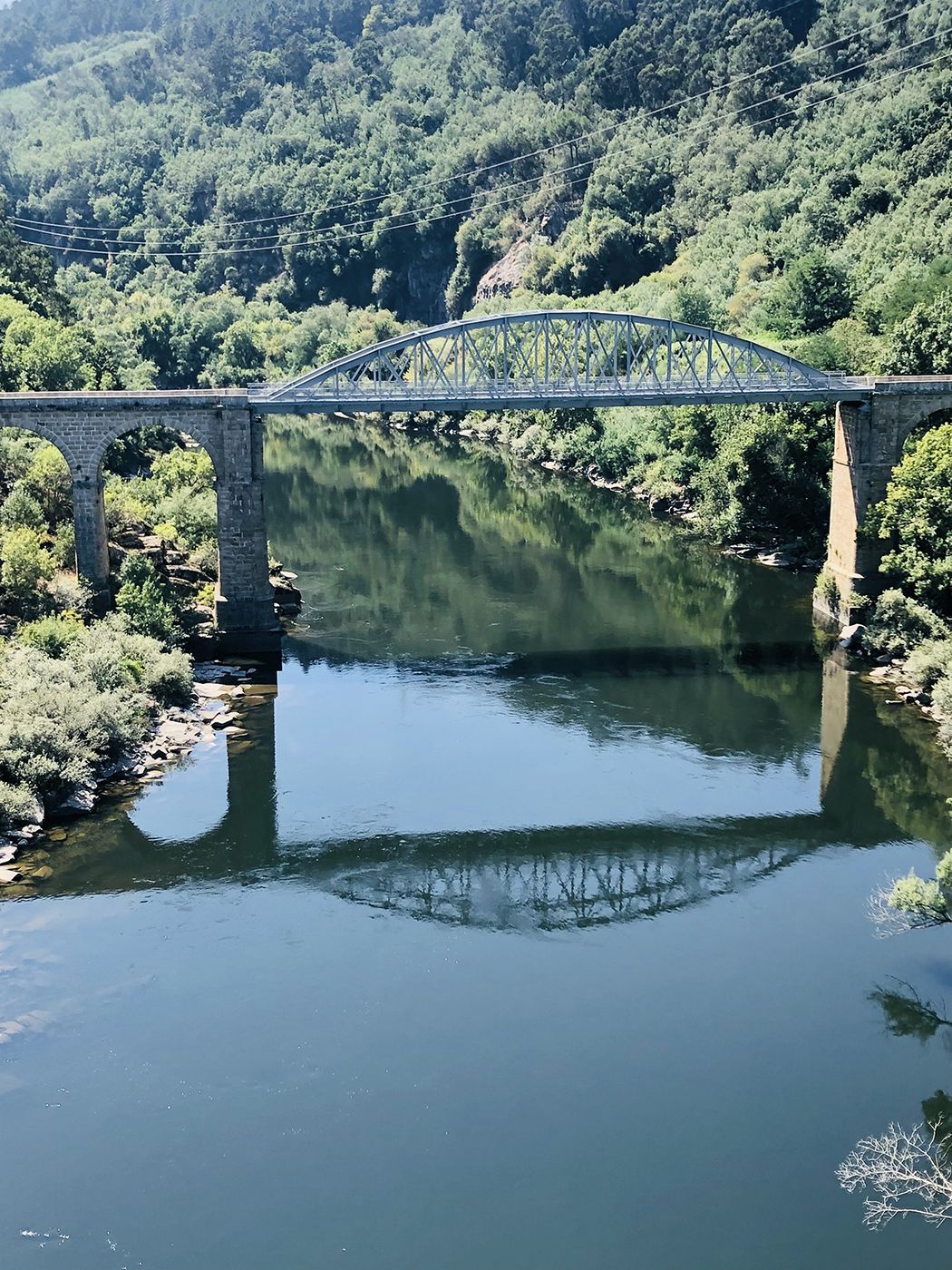 Ponte de Castrelo, donde los falangistas ejecutaron a buena parte de los rojos de la comarca del Ribeiro.jpg