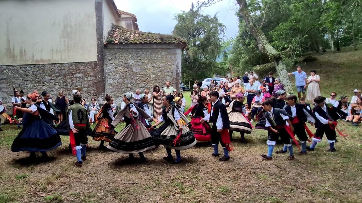 Fiestas del Cristo en La Portilla (Llanes)