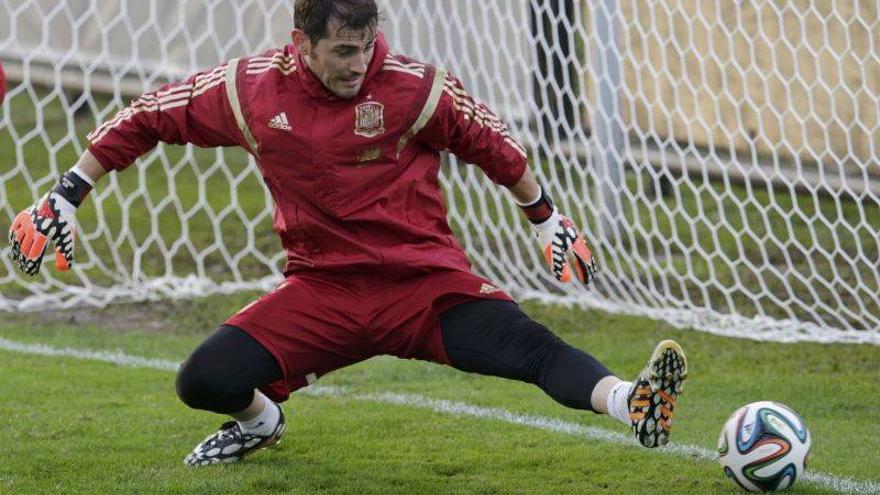 Casillas: &quot;La favorita absoluta al título en Brasil es España&quot;